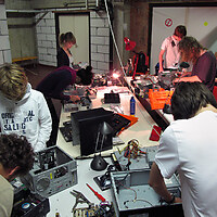 First day of the workshop. Participants took apart all collected used equipment in just one single morning session.