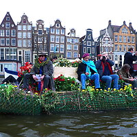 Your friends travel your coffin by home made raft, with your portrait on it, setting sail in a veritable flotilla for more than an hour to reach the cemetery.